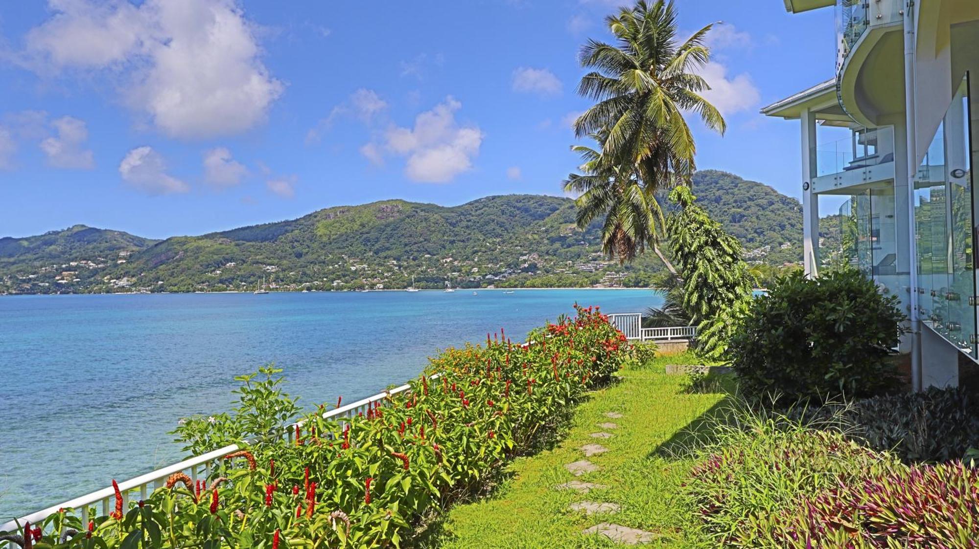 Vallonend Beachfront Villa With Excellent View Bel Ombre Eksteriør billede