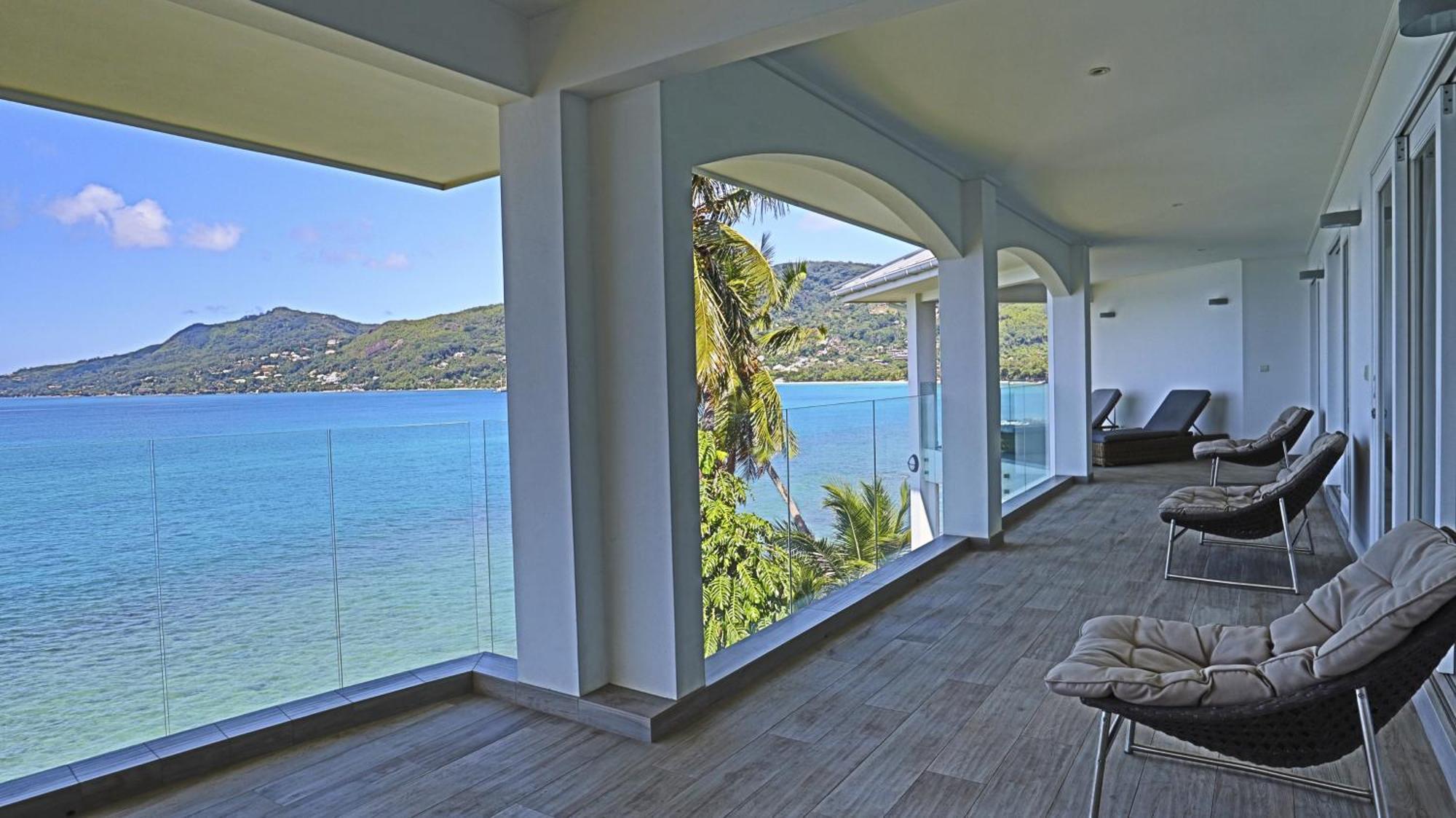 Vallonend Beachfront Villa With Excellent View Bel Ombre Eksteriør billede