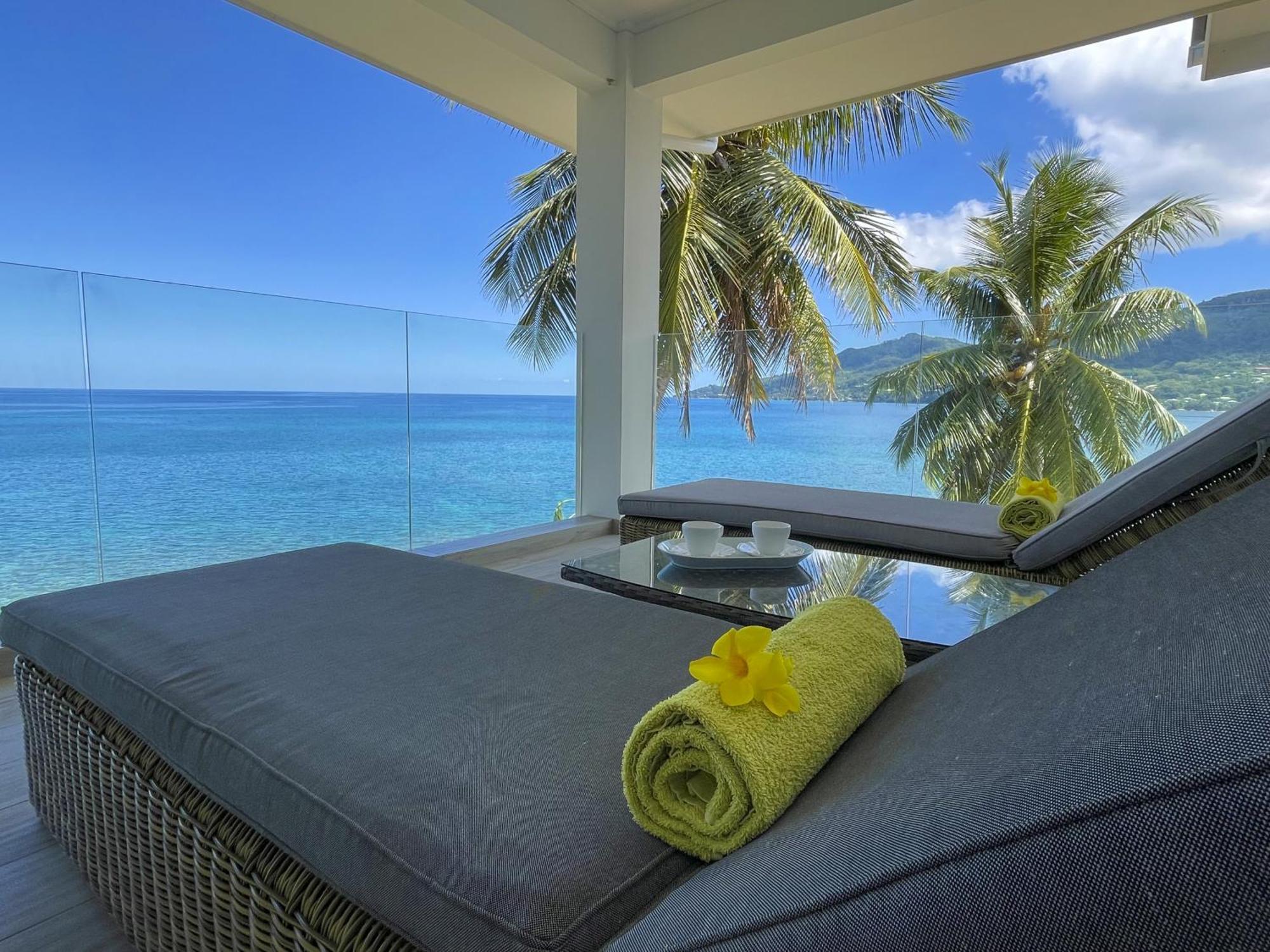 Vallonend Beachfront Villa With Excellent View Bel Ombre Eksteriør billede